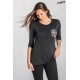 CAMISETA NEGRA BOLSILLOS METALIZADOS DYNEKE